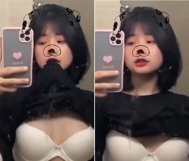 Mẹ sinh viên khoe hàng xinh